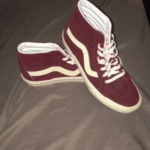 Hightop maroon vans!